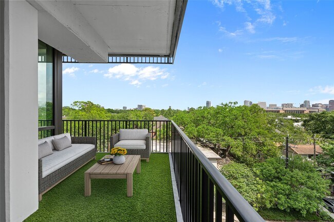 Building Photo - 2406 Tangley St Unit 200