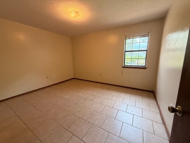 Photo - 1401 S Houston Ave Unit 1401 S Houston, Apt B