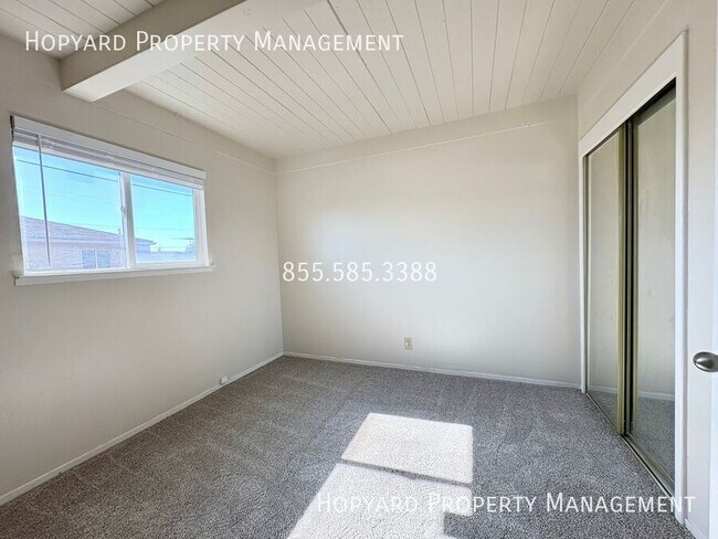 Photo - 1042 Williams St