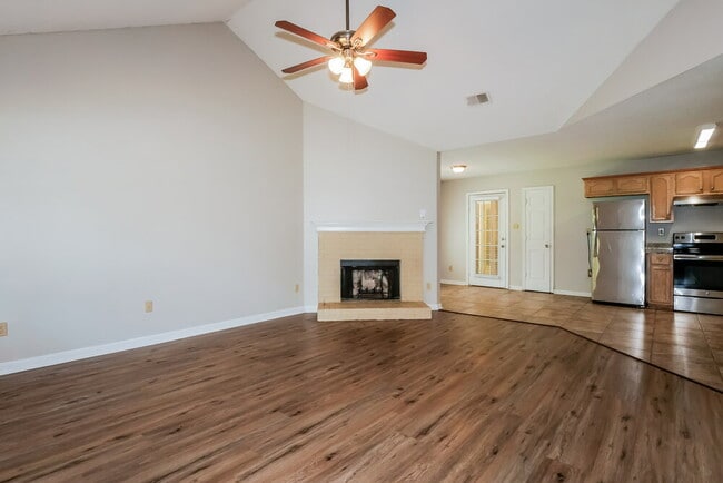 7084 Lindsey Leaf Cove