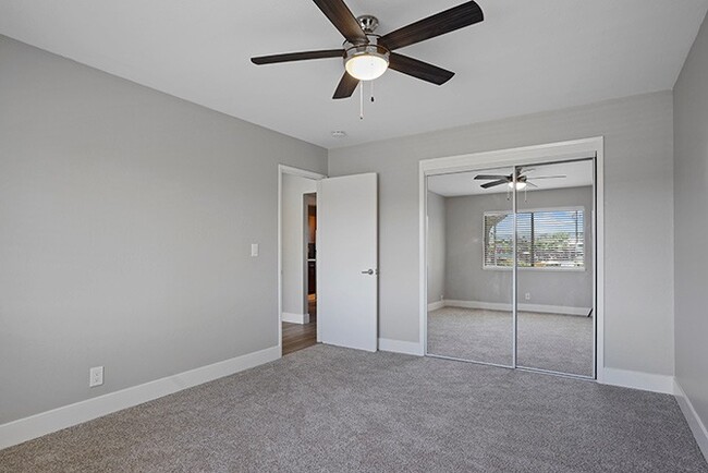 Photo - Colonial Garden Apartments