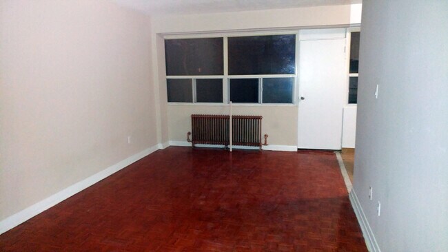 Photo - 2460-2500 Keele Street