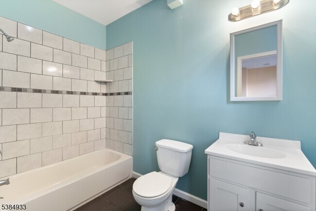 Photo - 87 Columbia Ave Unidad 3