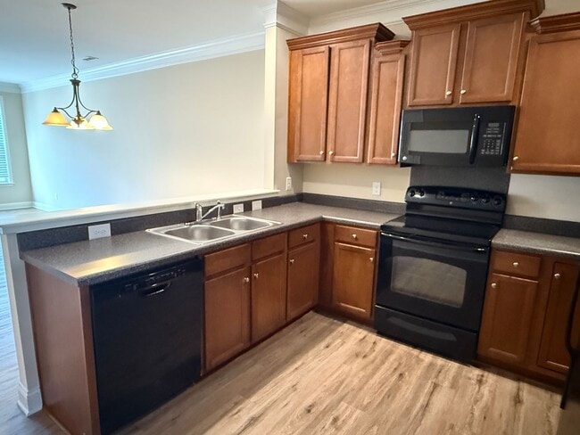 Photo - 371 Beacon St NW