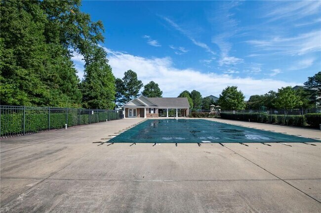 Photo - 956 Iron Bridge Dr Unit NA