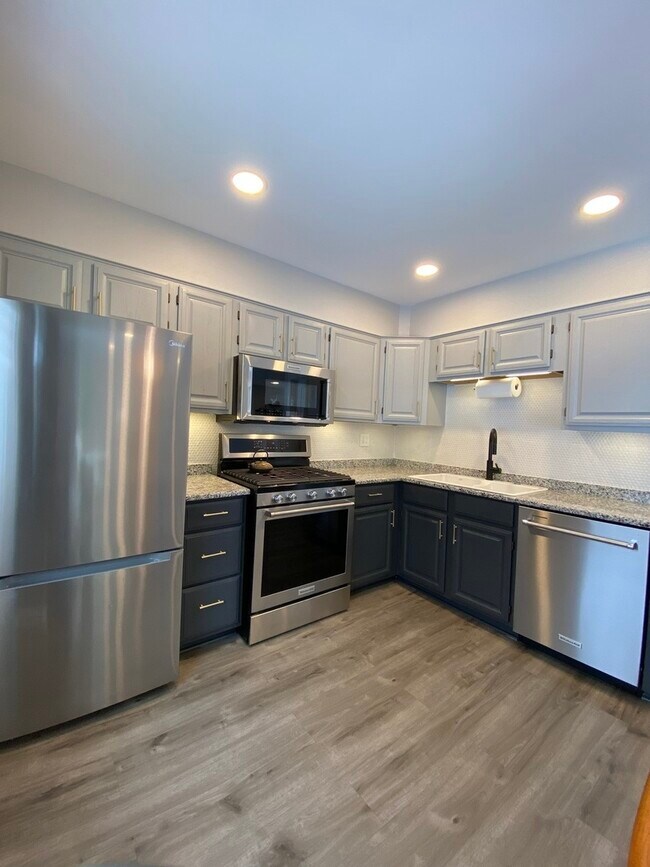 Photo - 221 Nordica Ave