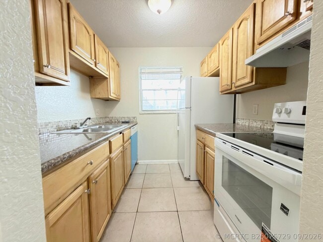 Photo - 200 Croton Ave Unit 209