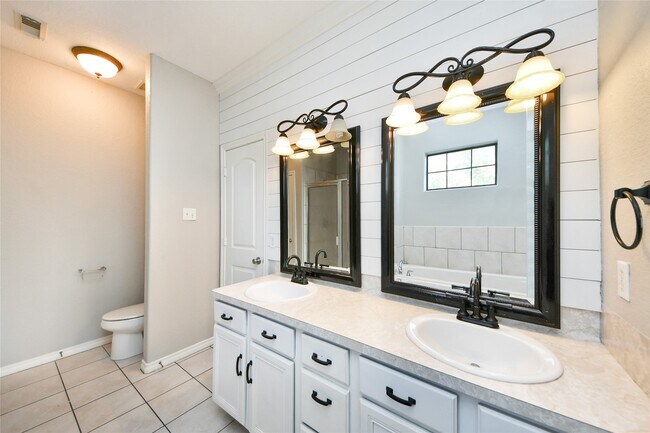 Photo - 11004 San Jacinto Dr