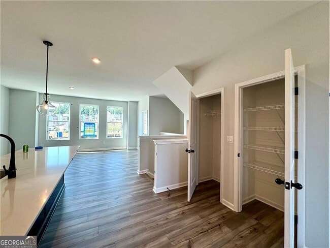 Photo - 1409 Creekside Cir NW