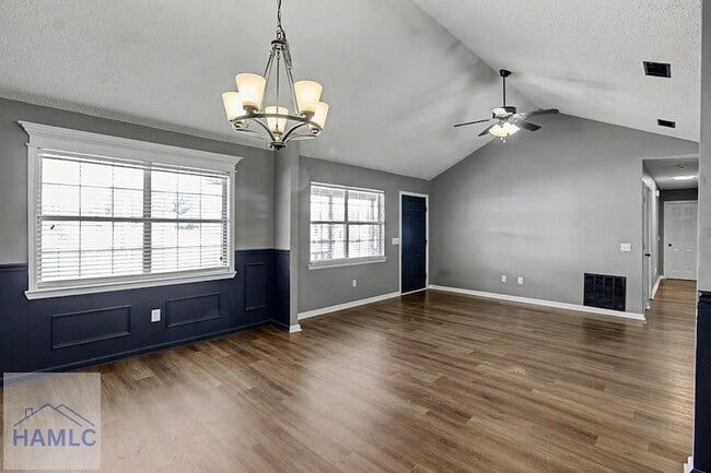 Photo - 291 Sabreena Cir