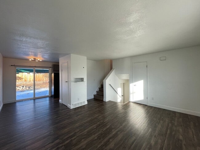 1125 W 96th Ave