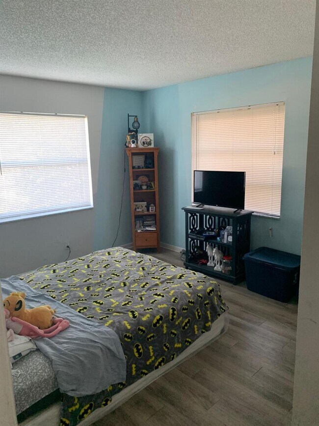 Photo - 406 Lakeside Dr Unit 208