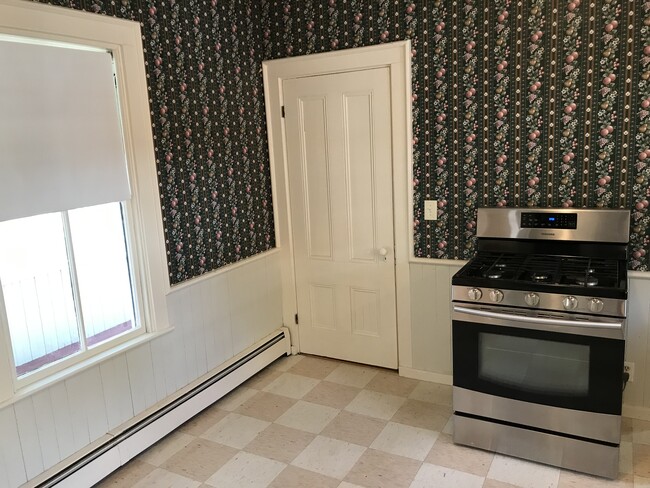 Photo - 8 Meridian St