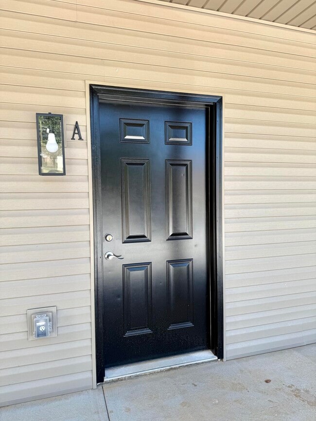 Building Photo - 703 E Mt Vernon St