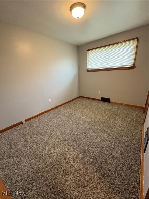 Building Photo - 996 Lincoln Ave SE Rental