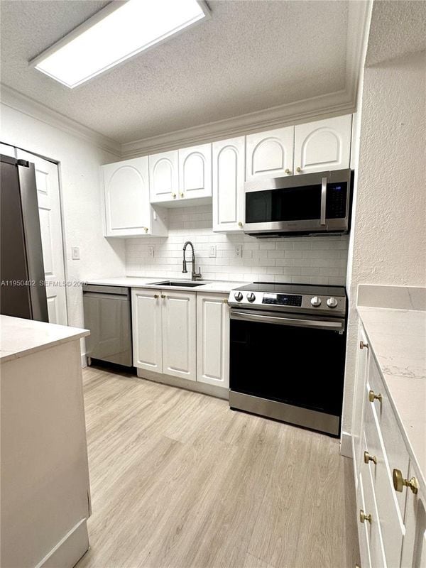 Building Photo - 10795 SW 108th Ave