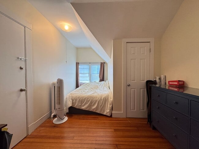 Photo - Spacious 2-Bedroom, 2-Bath in East Rock – Newly Renovated! Unit 3L