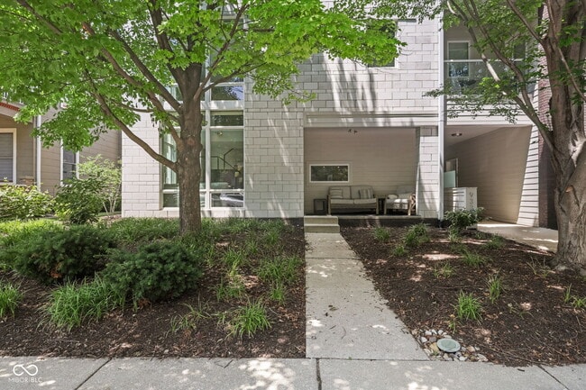 Building Photo - 932 N Broadway St Unit 1