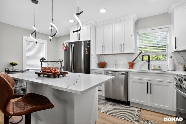 Photo - 2022 Boulderview Dr SE