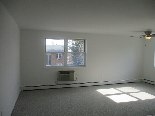 Photo - 1 Walter Ave Unidad APT 15