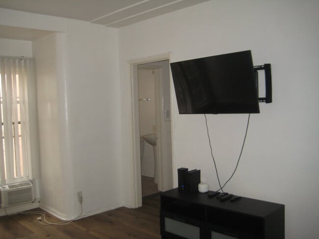 Photo - 1781 Orchid Ave