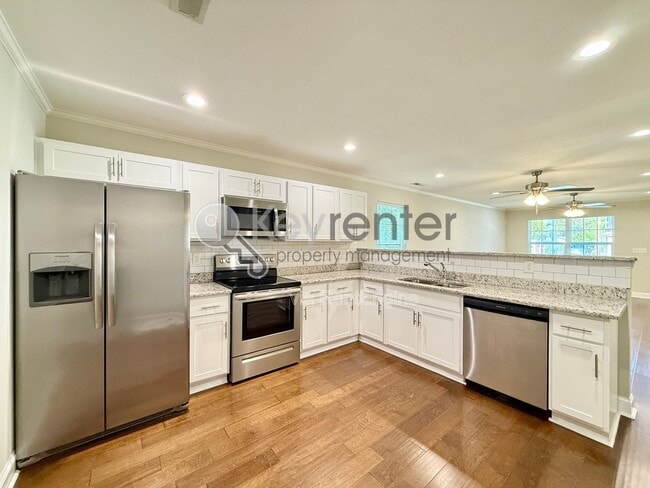 Photo - 2214 E 14th St