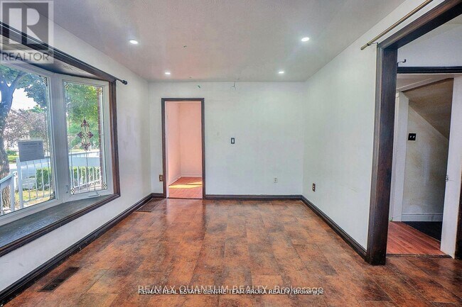Photo - 76 McCaul St