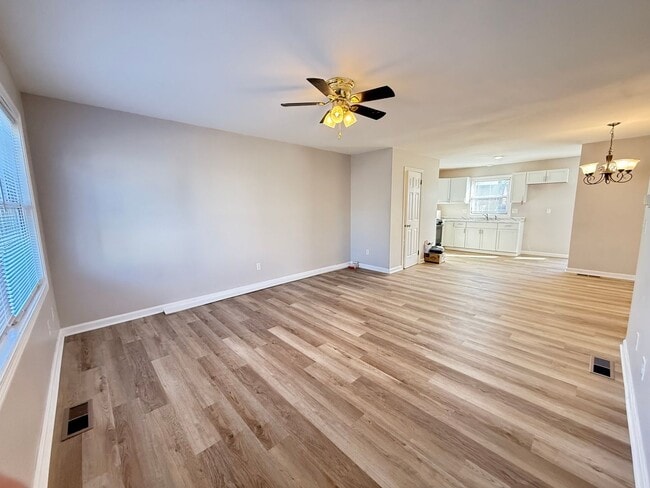 Building Photo - 33-37 Grant St Unit 37