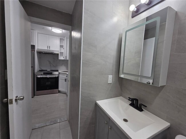 Photo - 526 56th St Unit 201