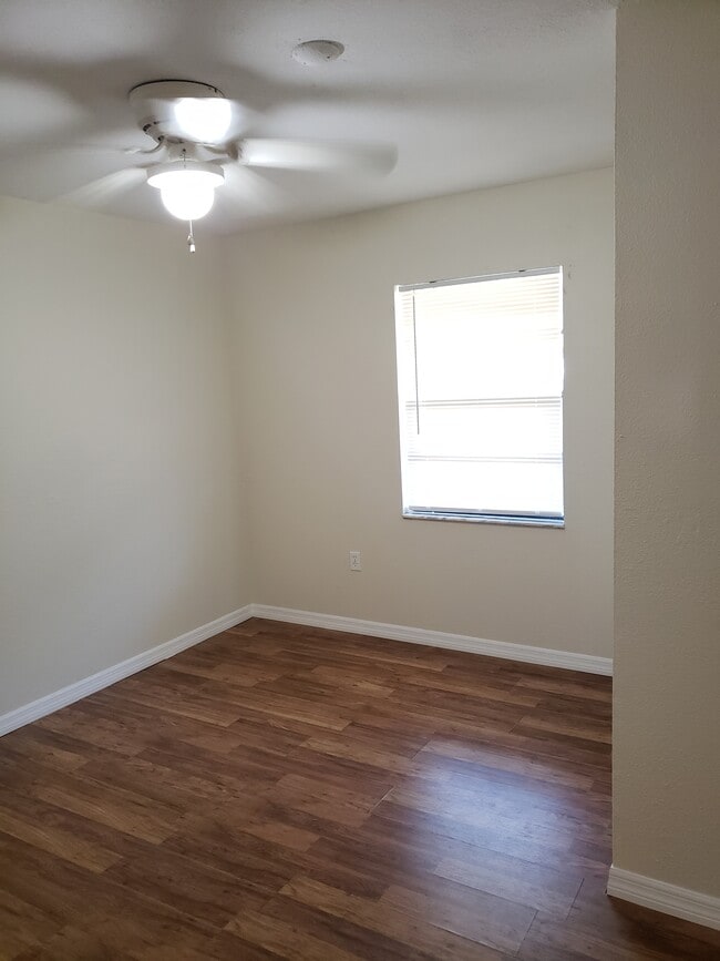 Photo - 117 Denton Ave Unidad 117 Denton Ave