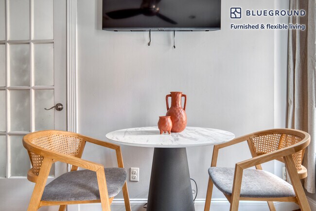 232 Elizabeth St Unit SI FL3-ID1074