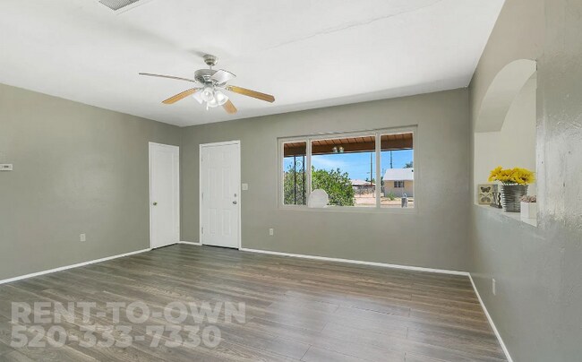 Photo - 418 E McMillan Dr