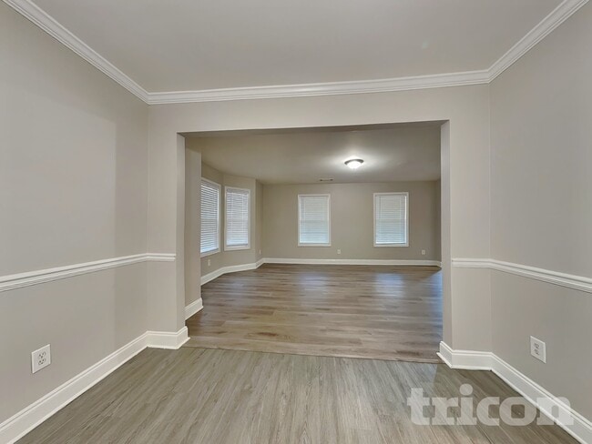 Photo - 3540 Stoney Creek Way