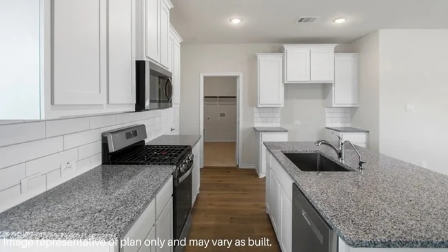 325 Willowmore Dr