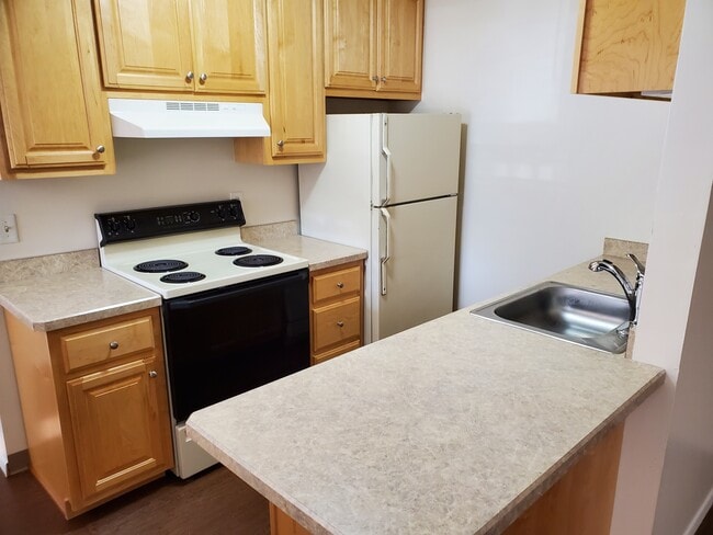 Photo - Clinton House Apartments Unit H-28