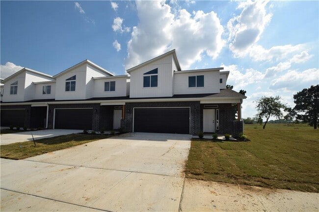 Photo - 1841 Lapis Ave