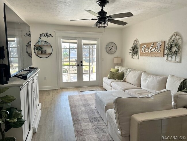 Photo - 636 E Gilchrist Ct Unidad 2A
