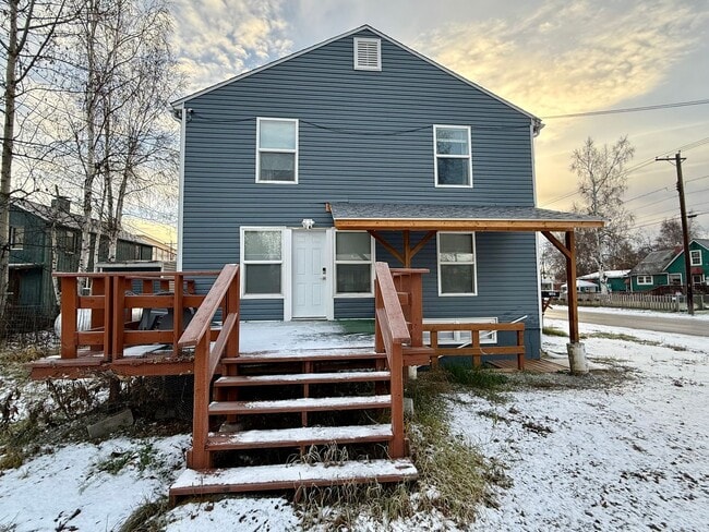 Building Photo - Eighth Ave - 760 Unit B