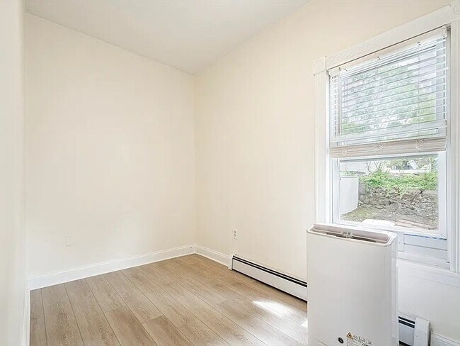 Photo - 8 Oak St Unit 1