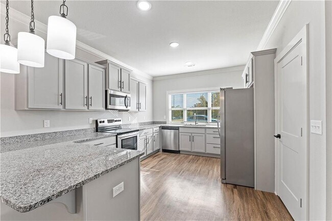 Photo - 923 NE Hts Ln