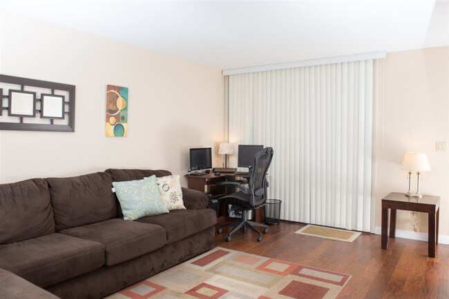 Livingroom - 6333 Mt Ada Rd