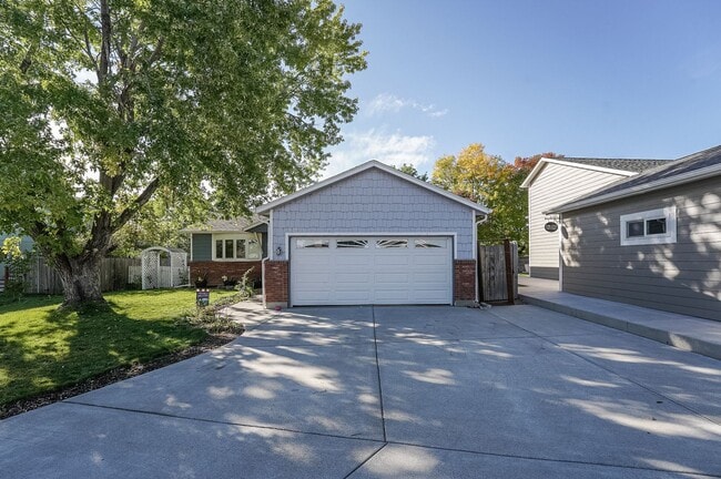 Photo - Cute 3 Bedroom 2 Bathroom Home