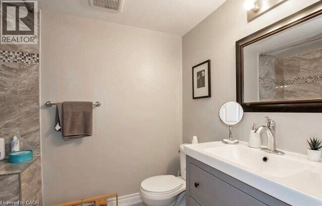 Photo - 17 Ridgeview Ave