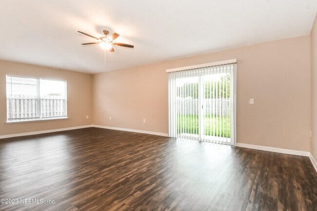 Photo - 2900 Stonegate Ln