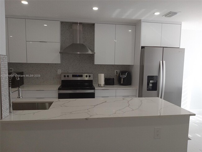 Building Photo - 8224 9th Ct Rental