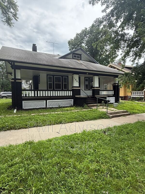 Photo - 1801 SW Huntoon St