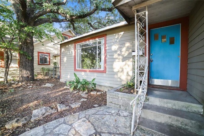 Photo - 2905 Robinson Ave Unidad A