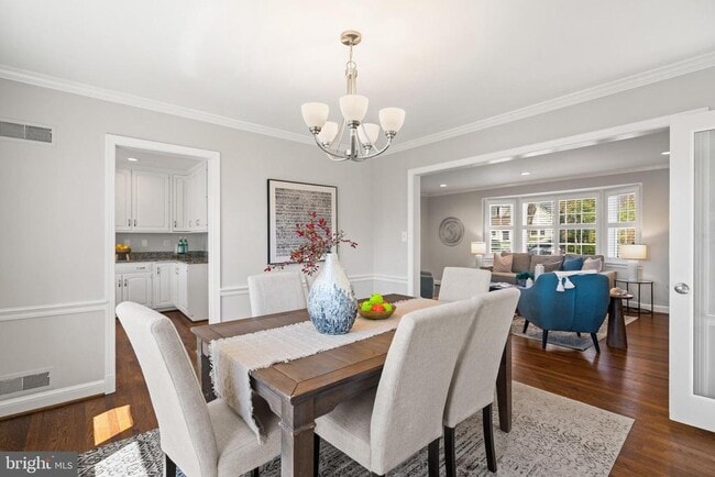 Photo - 5112 Scarsdale Rd