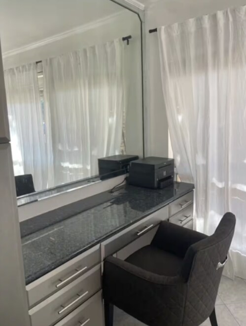 Workspace - 500 E Riverside Dr Unit Short Term Rental 4-7 mo