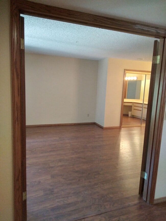 Photo - Beautiful 3 bed / 2 bath Seasons Condo Available